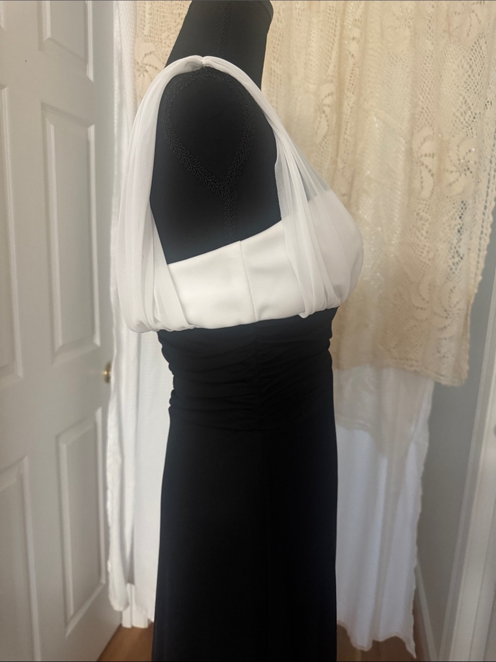 Vintage Black and White 90’s Formal Evening/Prom Dress by Betsy& Adam NWT - Picture 10 of 11